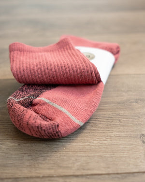 American Trench Silver Crew Socks Dusty Rose