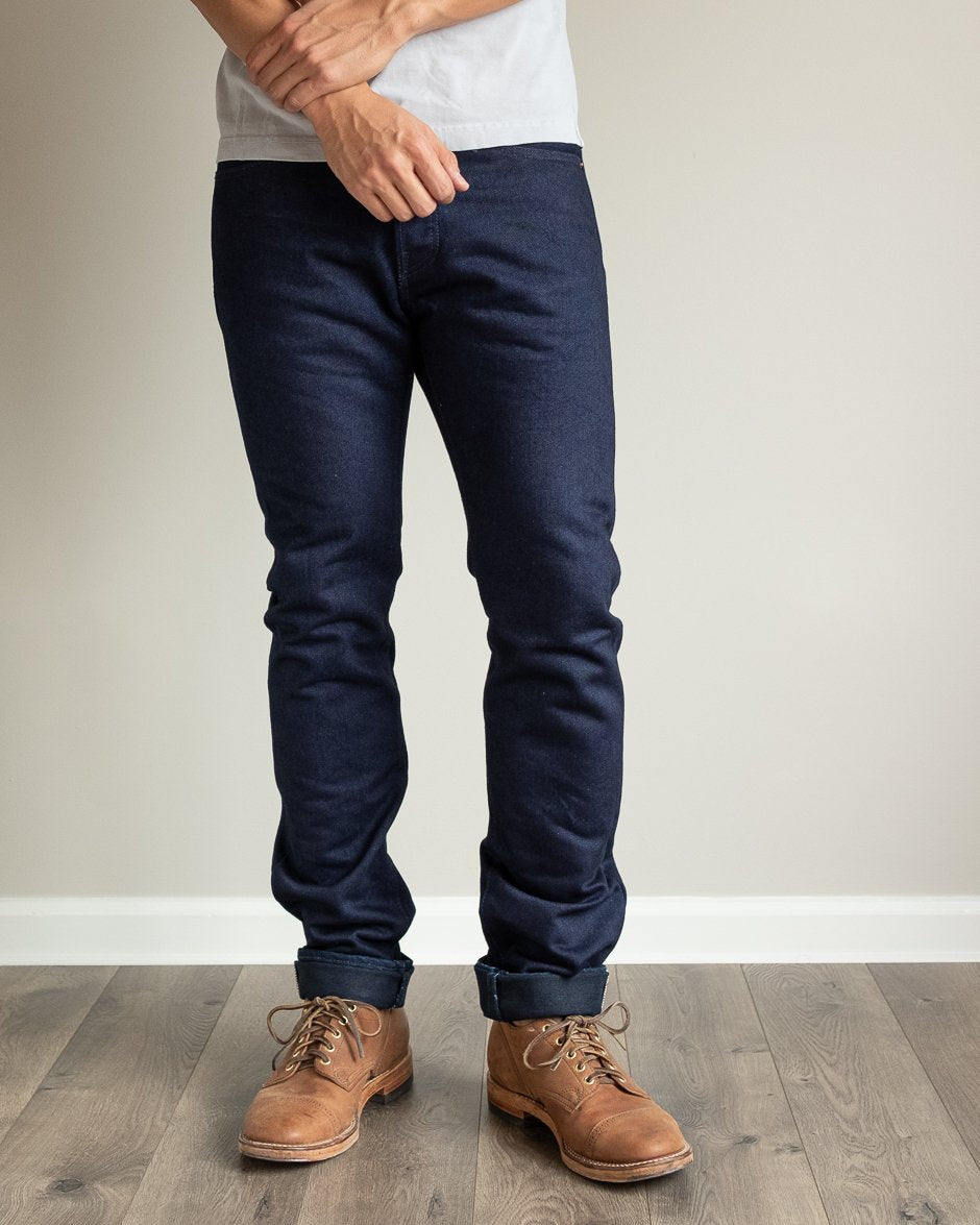 Iron Heart 19oz IH-555s-19ib Indigo Warp Black Weft Selvedge Denim Model Photos