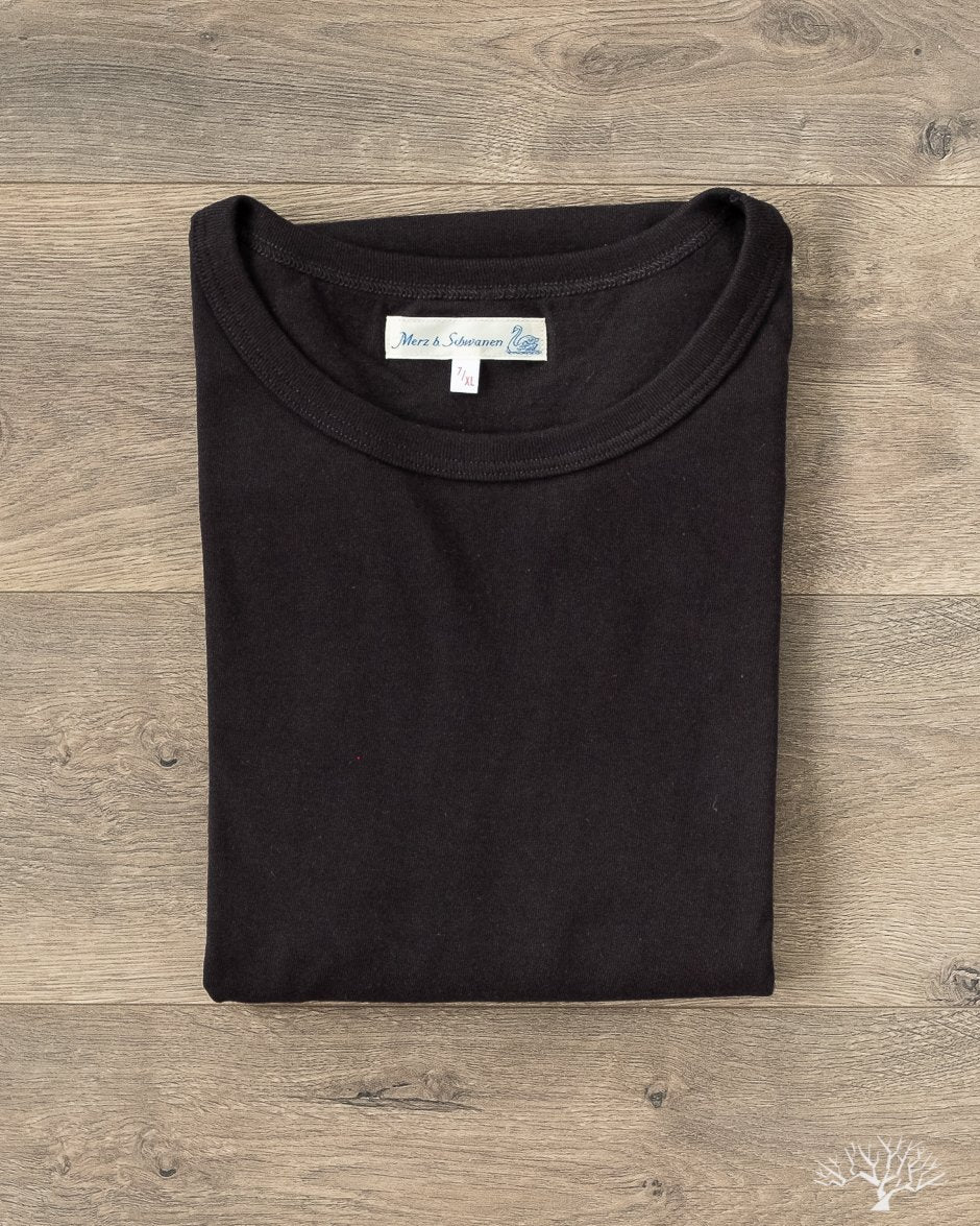 Merz b. Schwanen 1950s tee in Deep Black