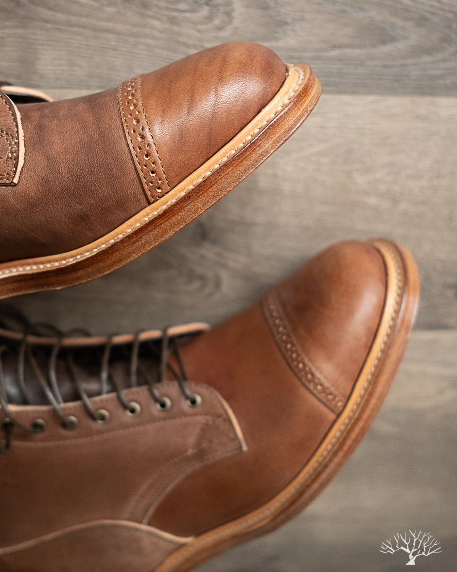 Viberg Brown Horsebutt Bobcat Boot comes in a 1035 Last, Dove Tail heel and Natural Leather Sole
