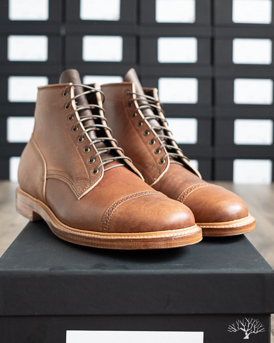 Viberg Brown Horsebutt Bobcat Boot comes in a 1035 Last, Dove Tail heel and Natural Leather Sole